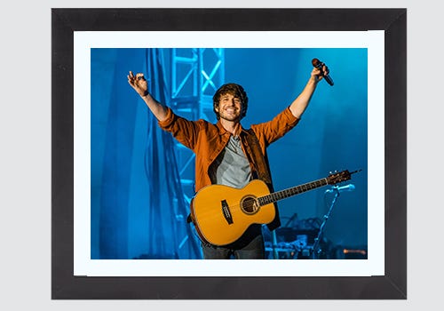 Frame a photo from a recent concert for your best friend to remember the moment Frame a photo from a recent concert for your best friend to remember the moment